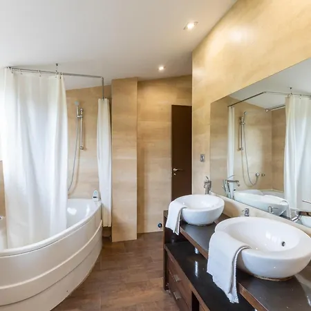 El Herren Del Abuelo Tatil Evi *